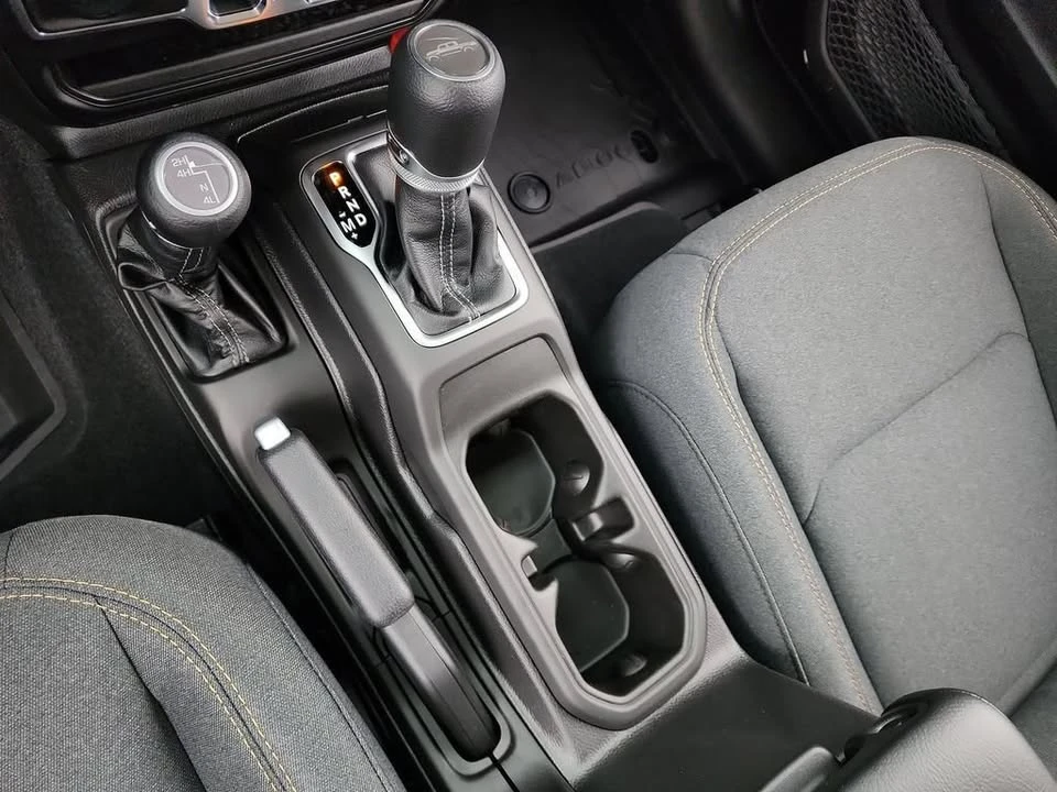2026 Jeep JT Gladiator - Image 17 of 20
