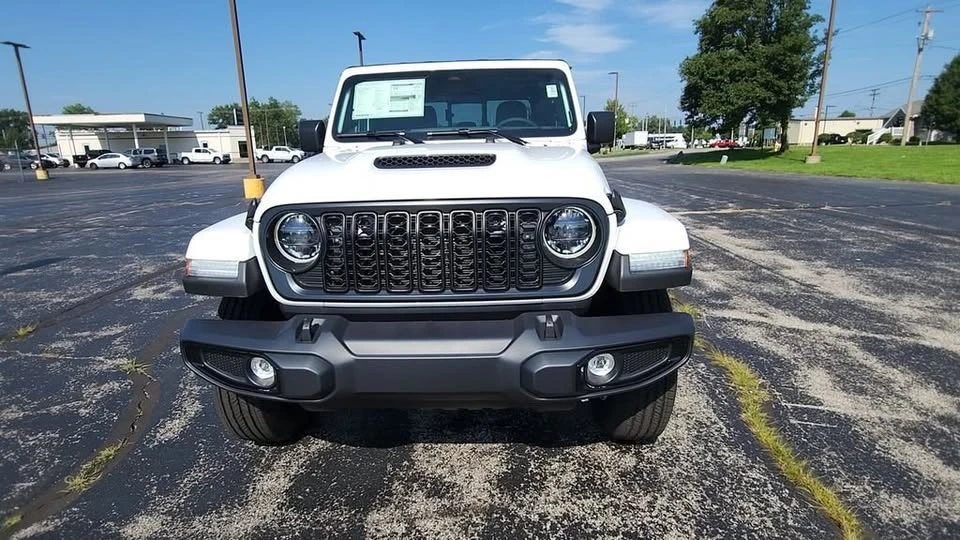 2026 Jeep JT Gladiator - Image 2 of 20