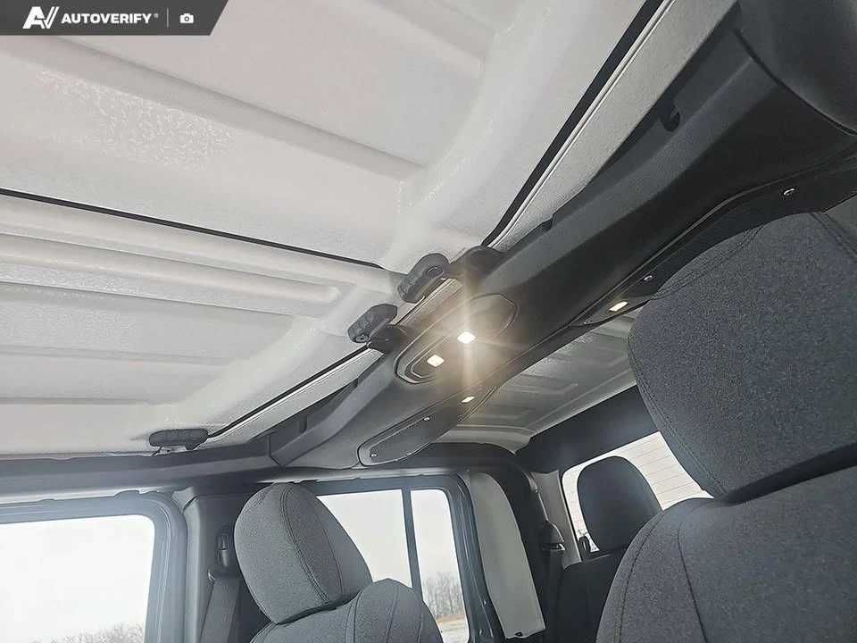 2026 Jeep JT Gladiator - Image 16 of 20