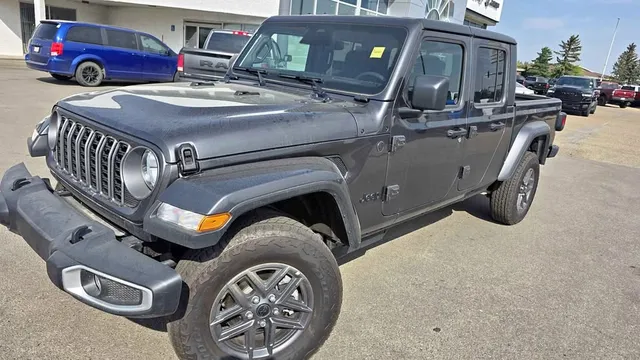 2026 Jeep Gladiator Sport S