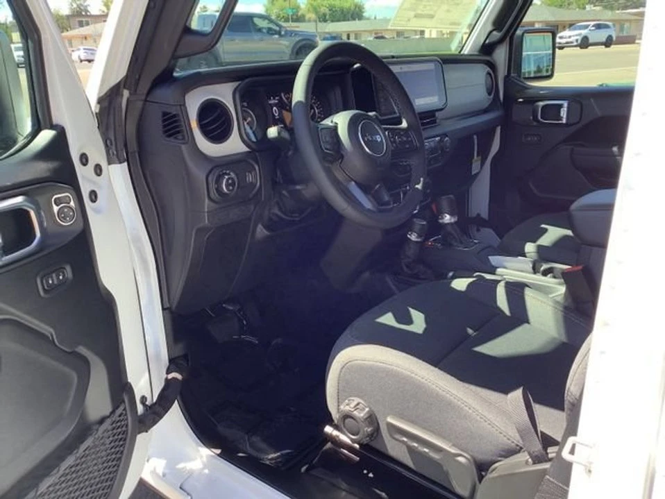 2026 Jeep JT Gladiator - Image 6 of 9