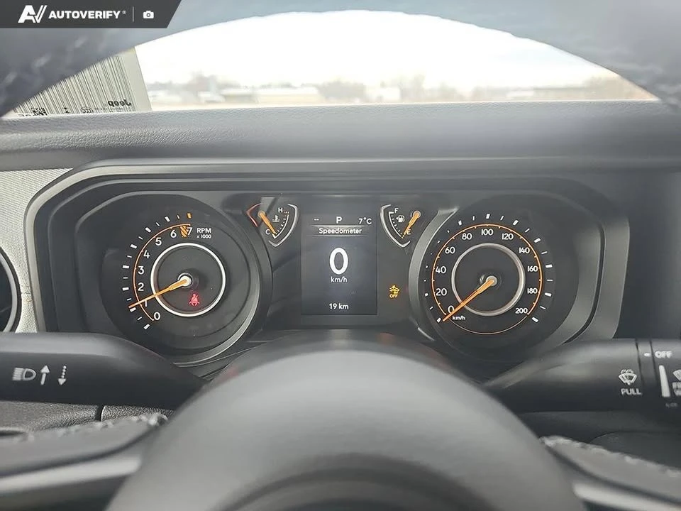 2026 Jeep JT Gladiator - Image 15 of 20