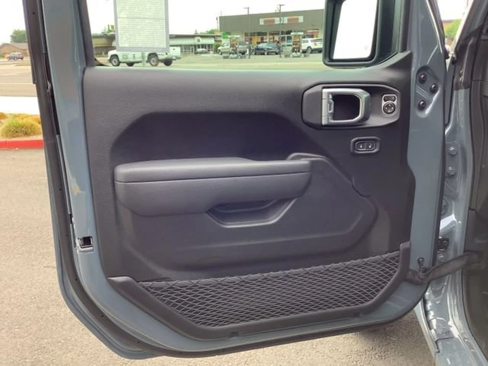 2026 Jeep JT Gladiator - Image 9 of 9
