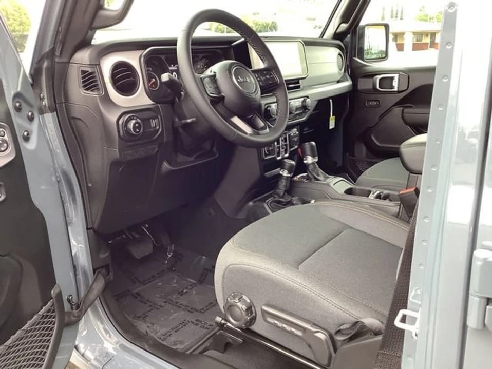 2026 Jeep JT Gladiator - Image 2 of 9