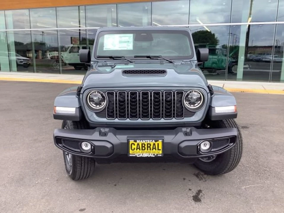 2026 Jeep JT Gladiator - Image 5 of 9