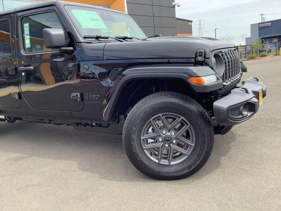 2026 Jeep JT Gladiator - Image 2 of 9