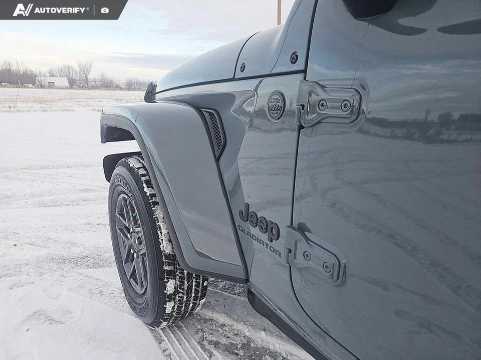 2026 Jeep JT Gladiator - Image 10 of 20