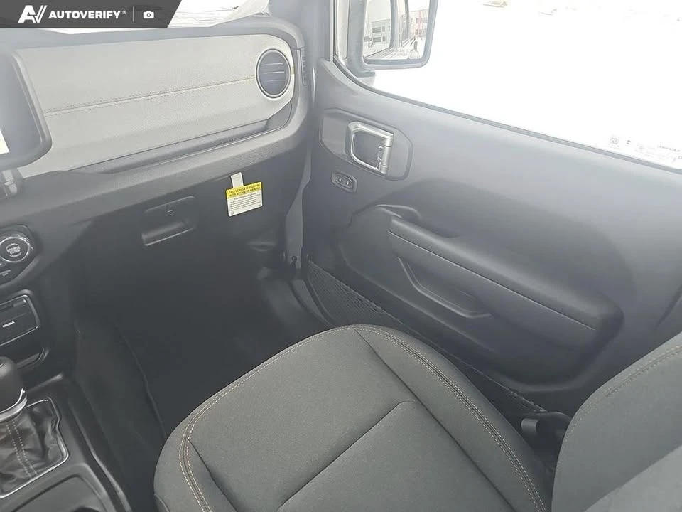 2026 Jeep JT Gladiator - Image 19 of 20