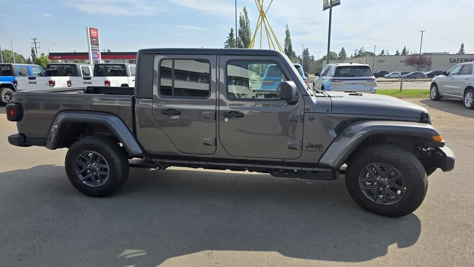 2026 Jeep JT Gladiator - Image 3 of 8