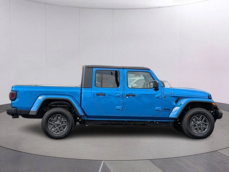 2026 Jeep JT Gladiator - Image 7 of 10