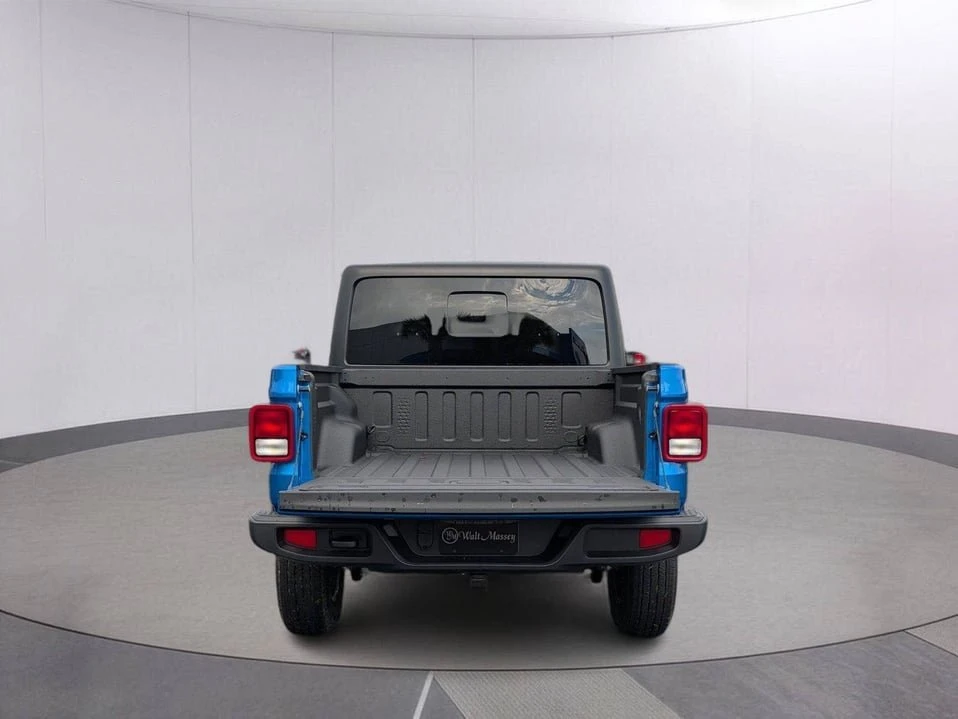 2026 Jeep JT Gladiator - Image 5 of 10