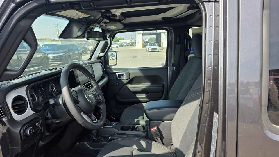 2026 Jeep JT Gladiator - Image 7 of 8