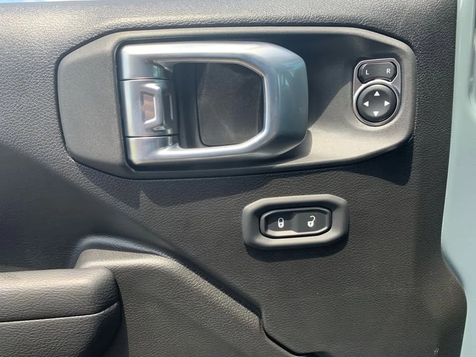 2026 Jeep JT Gladiator - Image 12 of 20