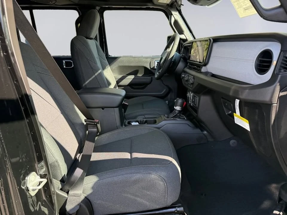 2026 Jeep JT Gladiator - Image 18 of 20