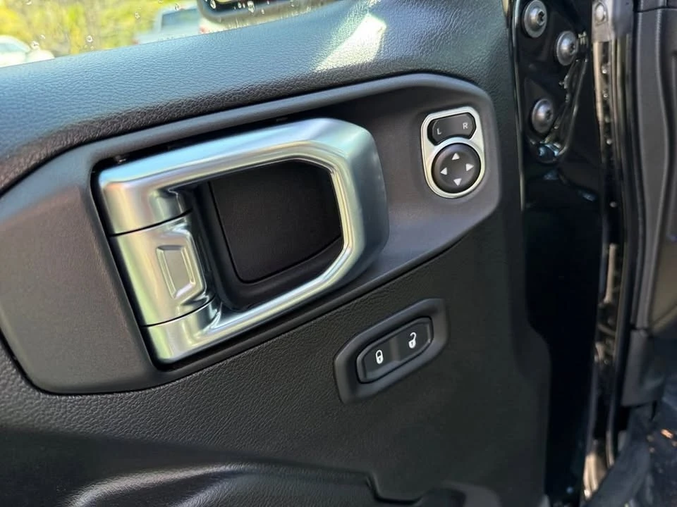 2026 Jeep JT Gladiator - Image 12 of 20
