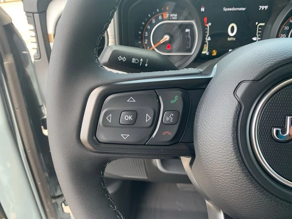 2026 Jeep JT Gladiator - Image 16 of 20