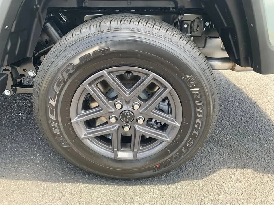 2026 Jeep JT Gladiator - Image 10 of 20