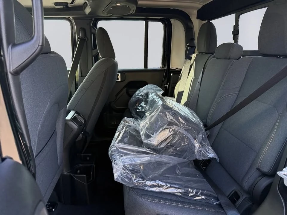 2026 Jeep JT Gladiator - Image 17 of 20