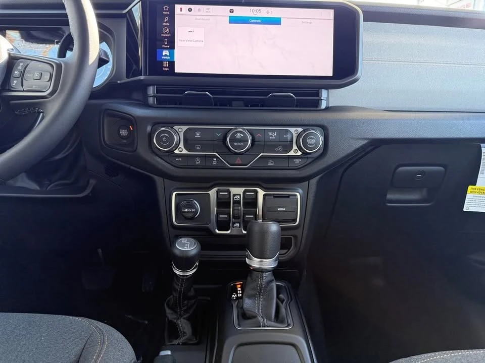 2026 Jeep JT Gladiator - Image 16 of 20