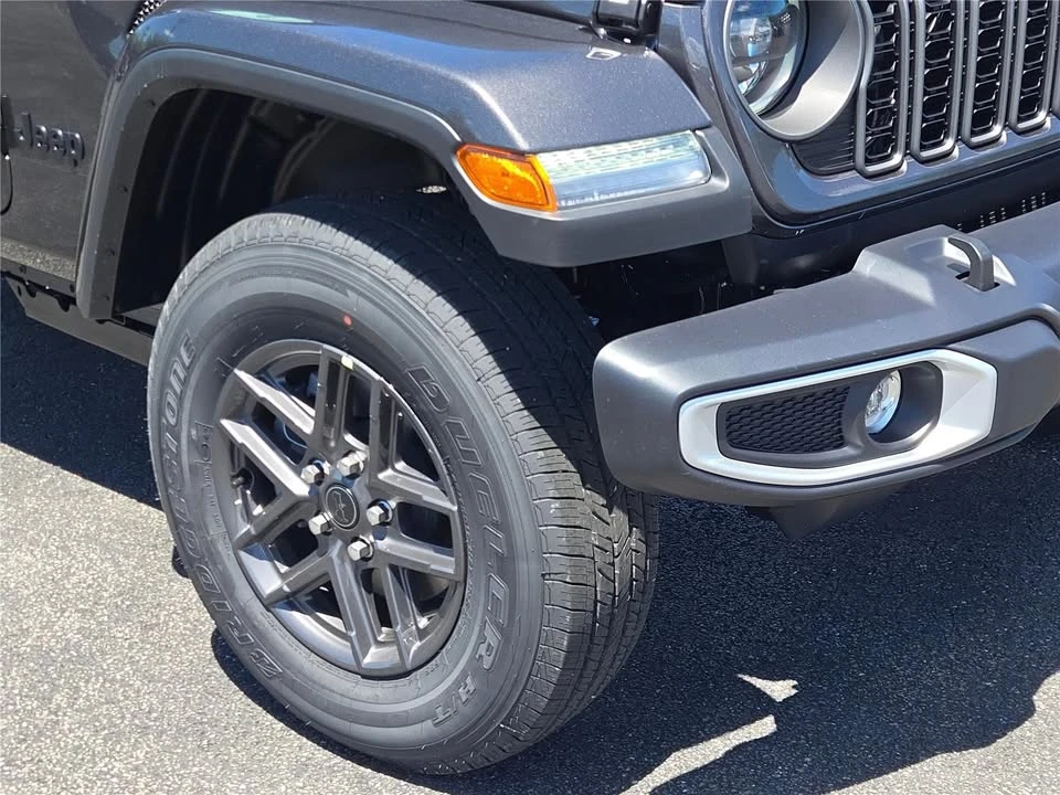 2026 Jeep JT Gladiator - Image 2 of 20