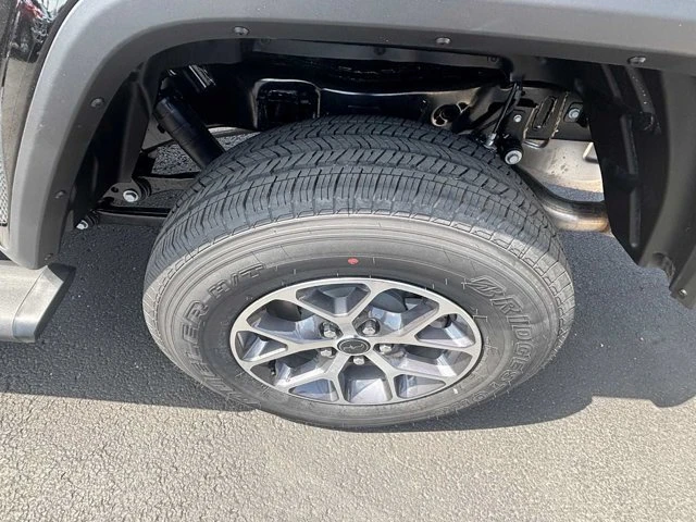 2026 Jeep JT Gladiator - Image 10 of 20