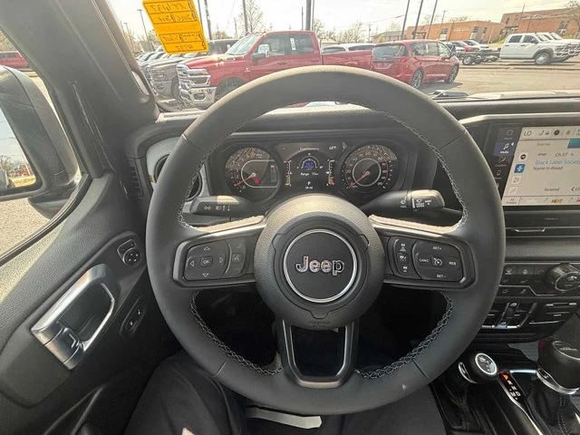 2026 Jeep JT Gladiator - Image 18 of 20