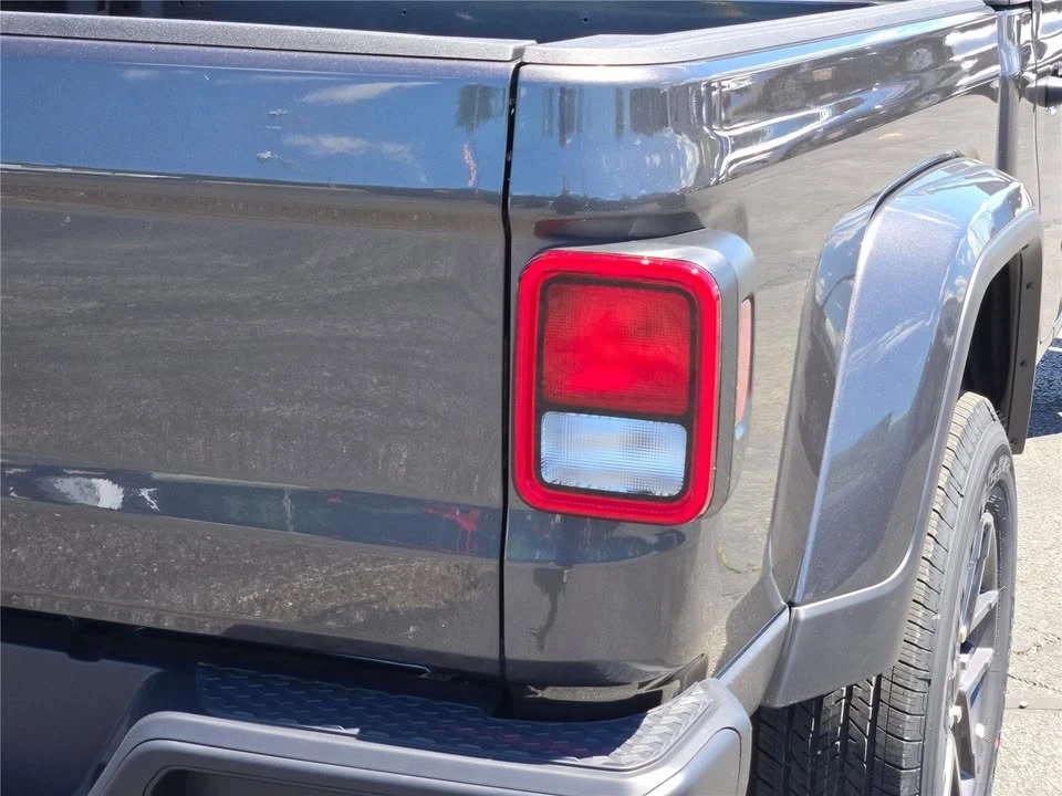 2026 Jeep JT Gladiator - Image 12 of 20