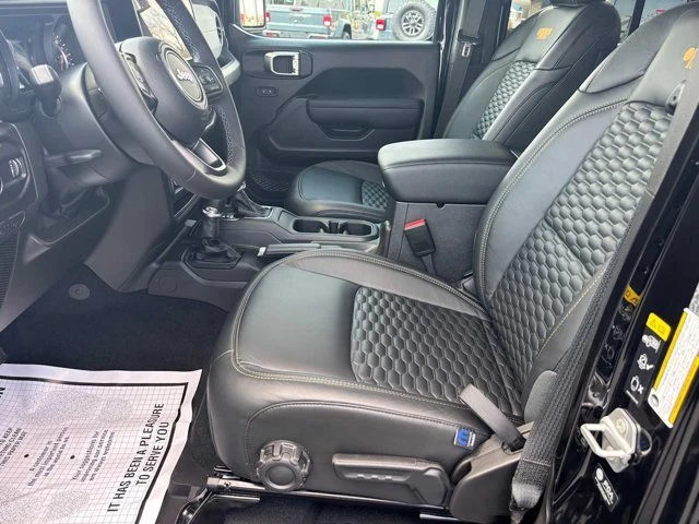 2026 Jeep JT Gladiator - Image 15 of 20