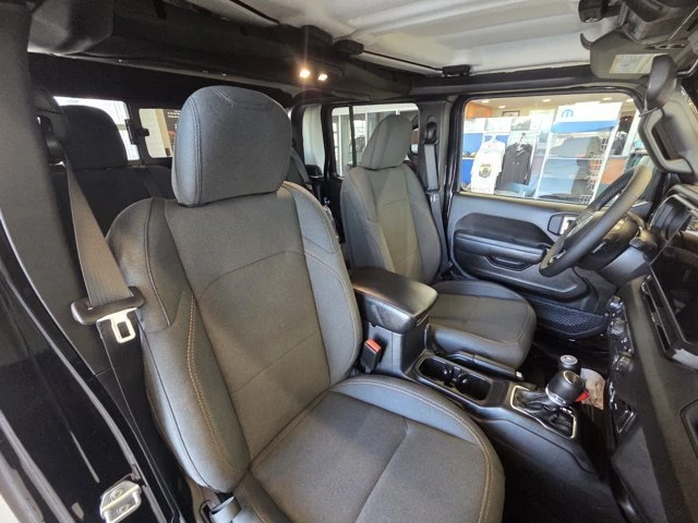 2026 Jeep JT Gladiator - Image 15 of 17