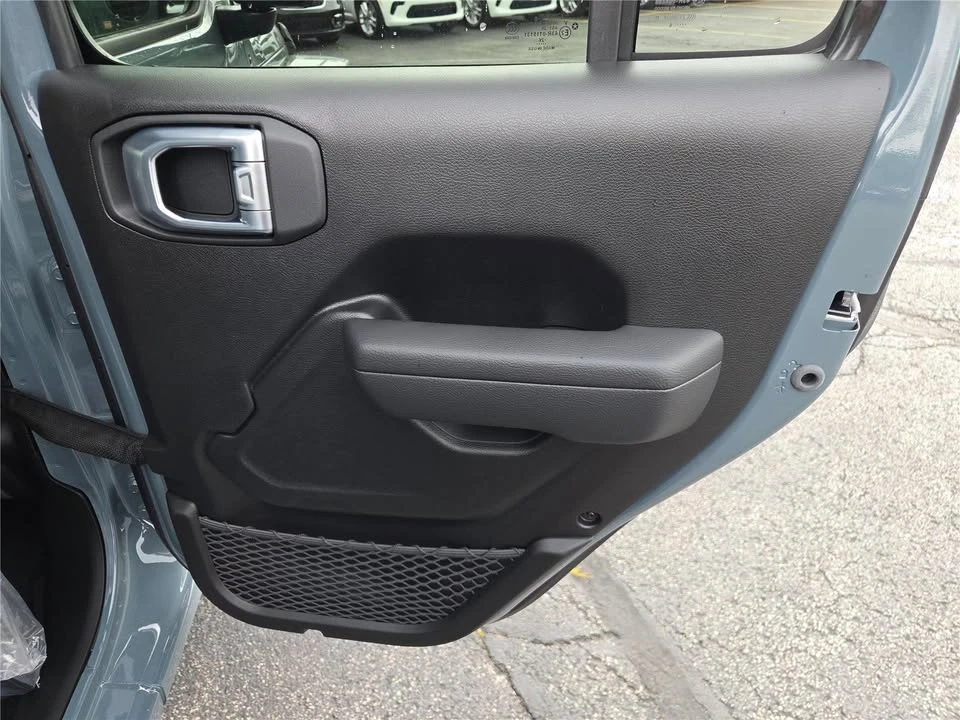 2026 Jeep JT Gladiator - Image 14 of 20