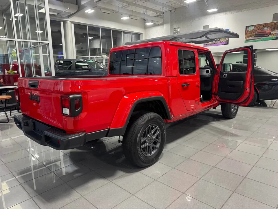 2026 Jeep JT Gladiator - Image 6 of 10