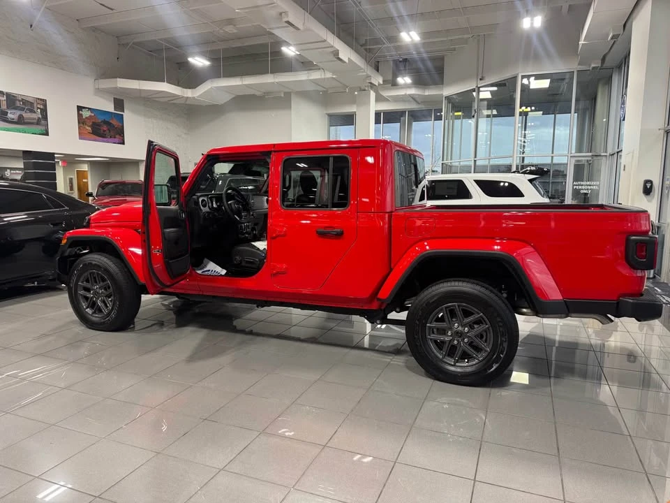2026 Jeep JT Gladiator - Image 4 of 10