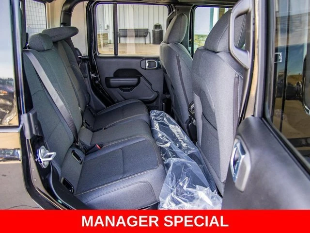 2026 Jeep JT Gladiator - Image 17 of 20