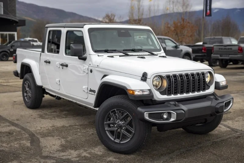 2026 Jeep JT Gladiator - Image 2 of 20