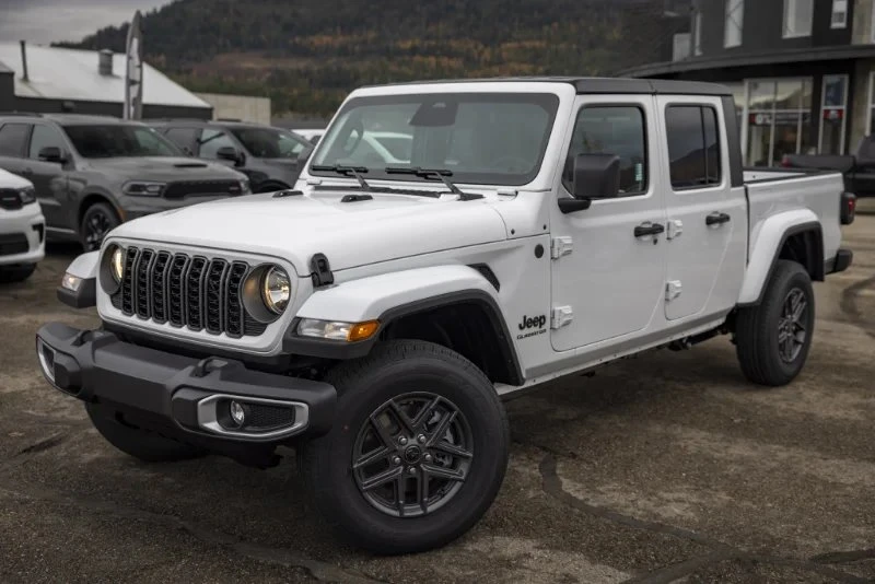 2026 Jeep JT Gladiator - Image 4 of 20