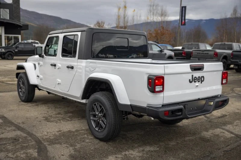 2026 Jeep JT Gladiator - Image 20 of 20
