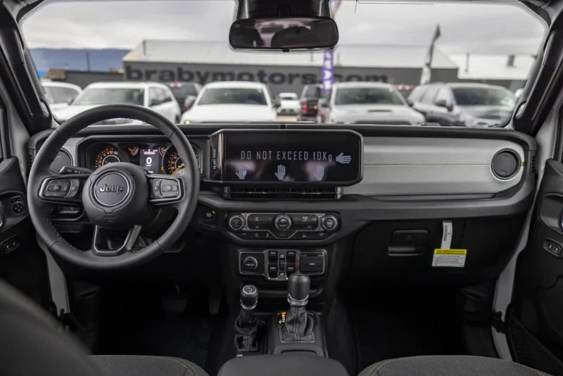 2026 Jeep JT Gladiator - Image 18 of 20