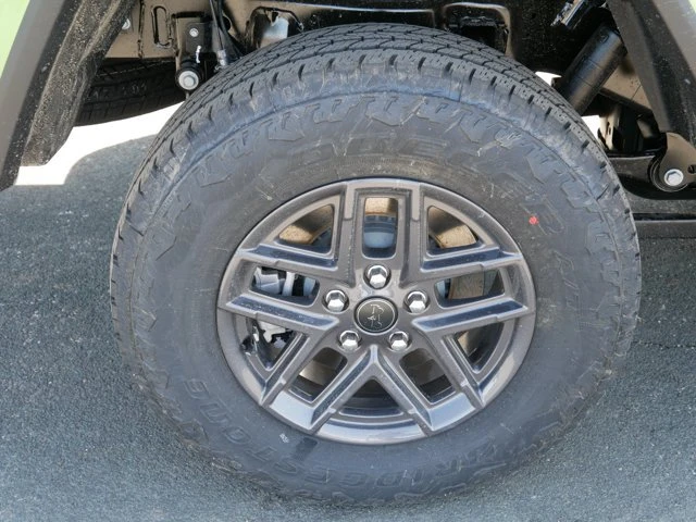 2026 Jeep JT Gladiator - Image 9 of 15