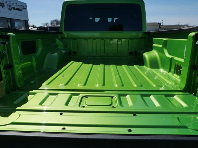 2026 Jeep JT Gladiator - Image 10 of 15