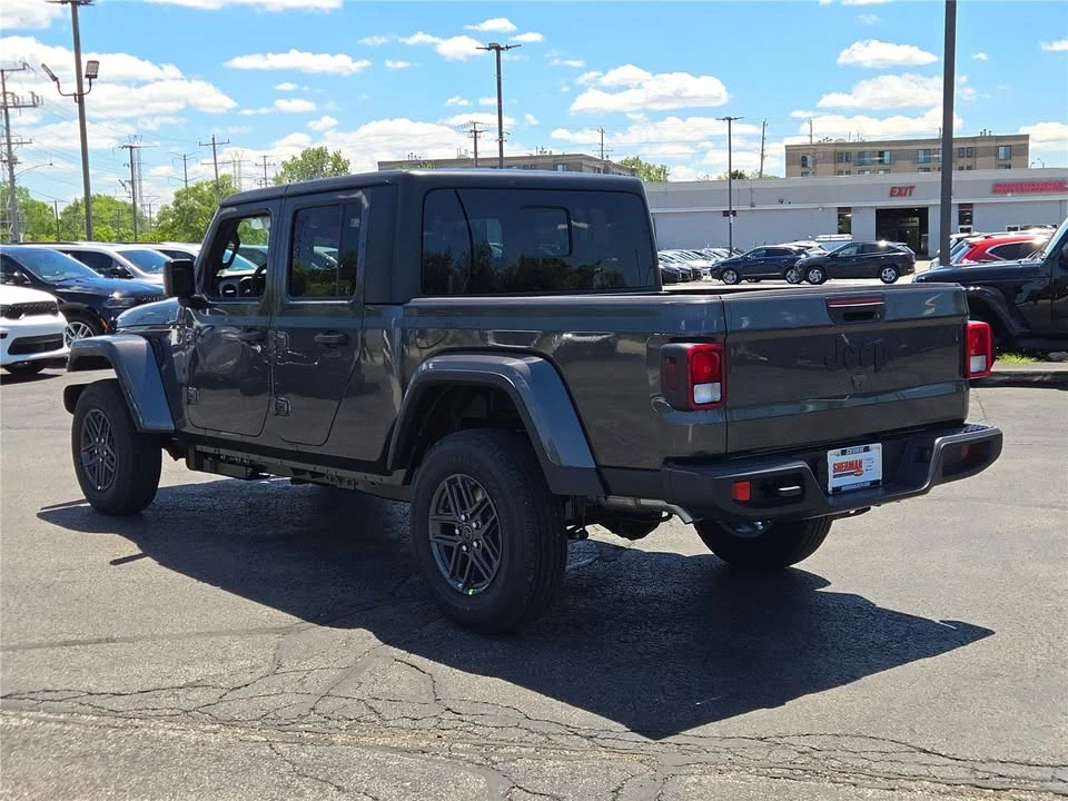 2026 Jeep JT Gladiator - Image 15 of 20