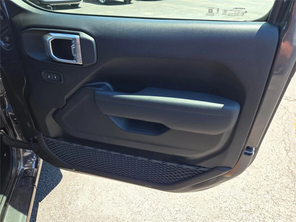 2026 Jeep JT Gladiator - Image 5 of 20