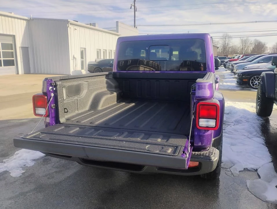 2026 Jeep JT Gladiator - Image 7 of 10