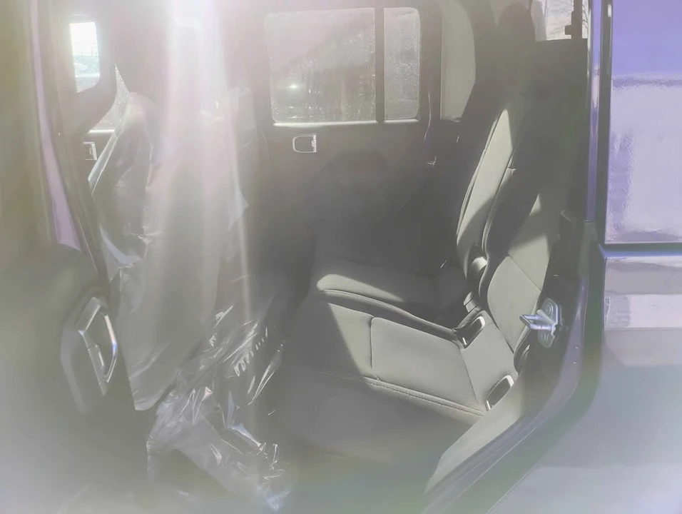 2026 Jeep JT Gladiator - Image 6 of 10