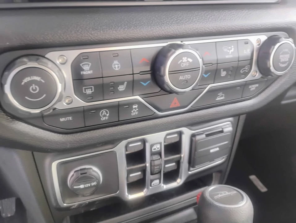 2026 Jeep JT Gladiator - Image 5 of 10