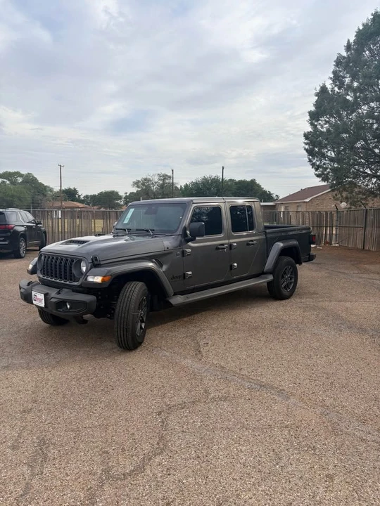 2026 Jeep JT Gladiator - Image 6 of 6