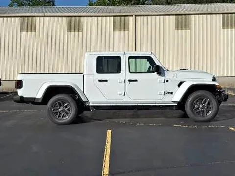 2026 Jeep Gladiator Sport S