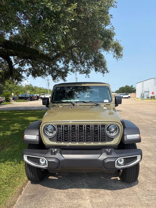 2026 Jeep JT Gladiator - Image 3 of 16
