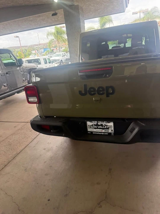 2026 Jeep JT Gladiator - Image 3 of 10
