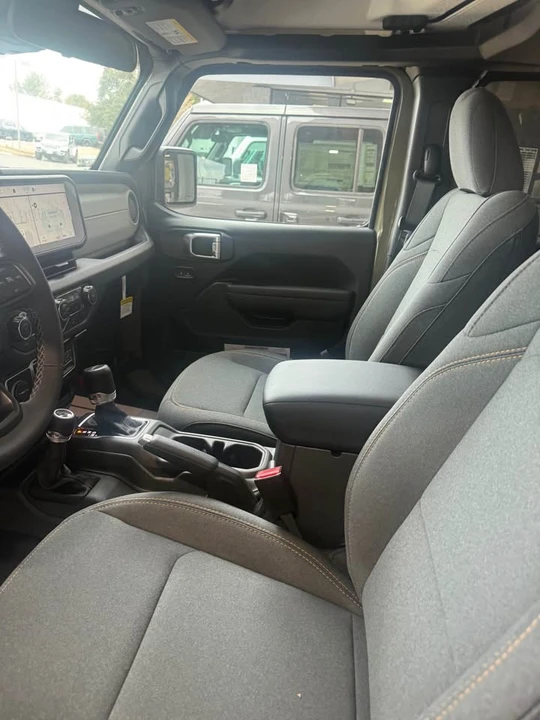 2026 Jeep JT Gladiator - Image 8 of 10