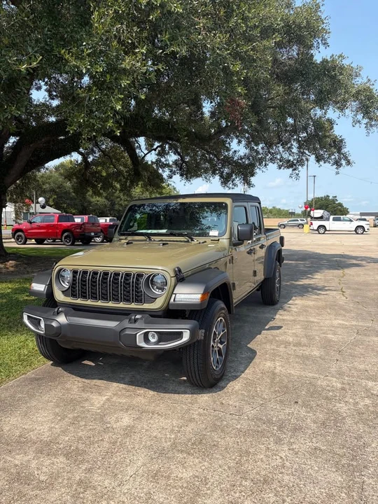 2026 Jeep JT Gladiator - Image 2 of 16